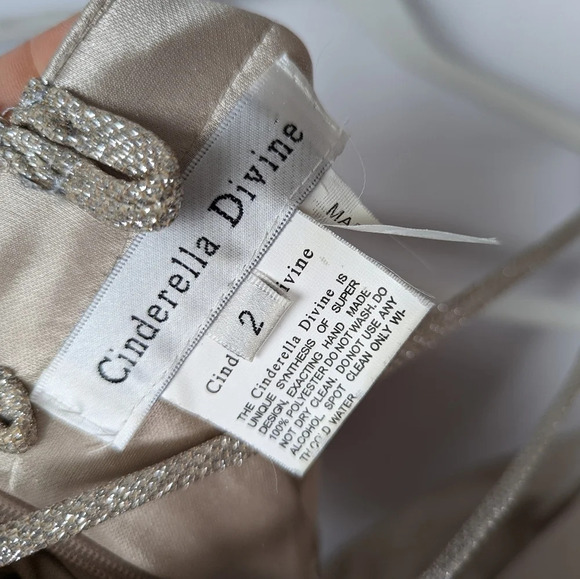 CINDERELLA DIVINE sz.2 Metallic Glitter Evening Formal Dress Champagne High Slit - Picture 15 of 16